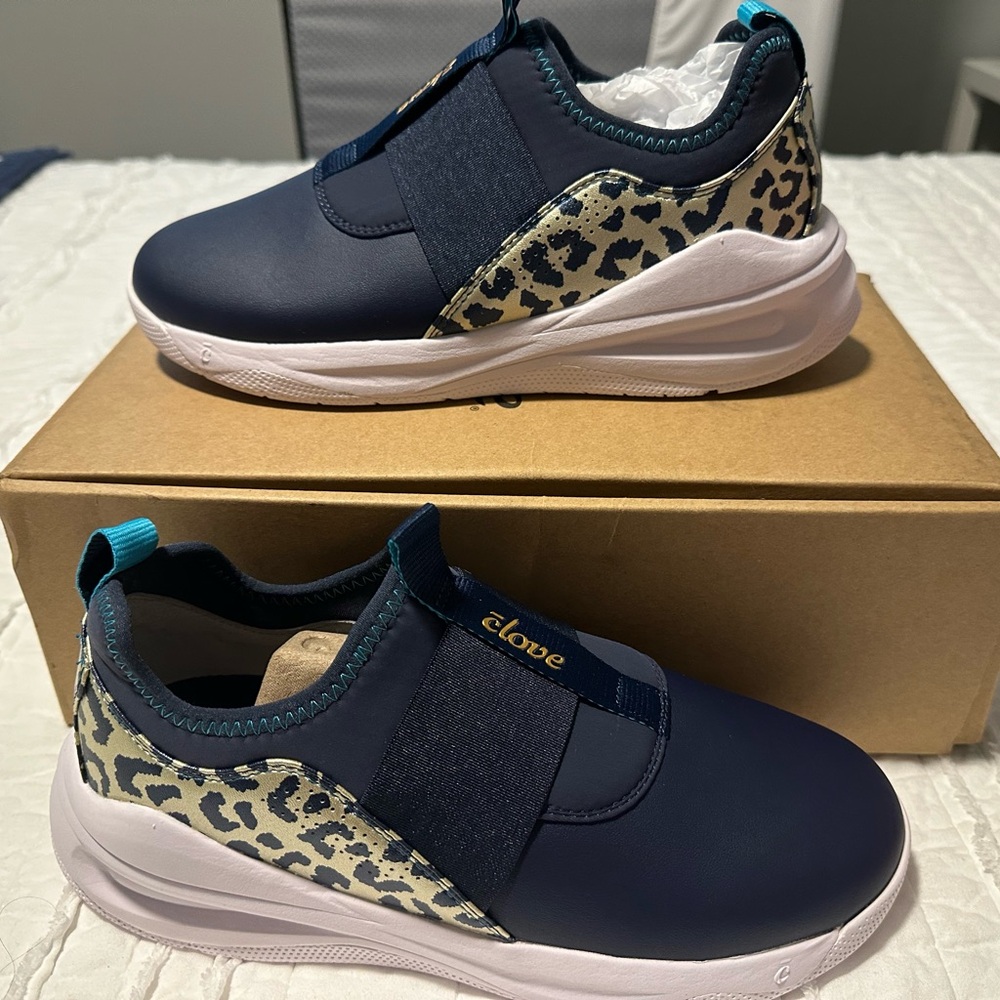 BNWT LIMITED STYLE WOMEN'S CLOVE SHOES